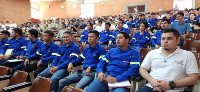 ELECTROLAB MEDIC DESARROLLO 2DA CUMBRE PARA ESTUDIANTES DE INGENIERiA (4)