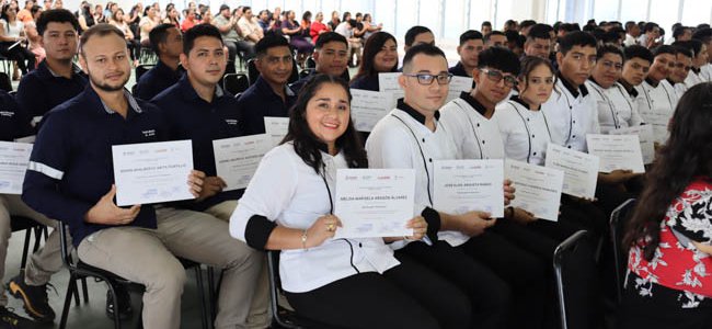 Clausura de los Cursos Cortos del “Proyecto de Becas para Oportunidades Educativas LU (4)